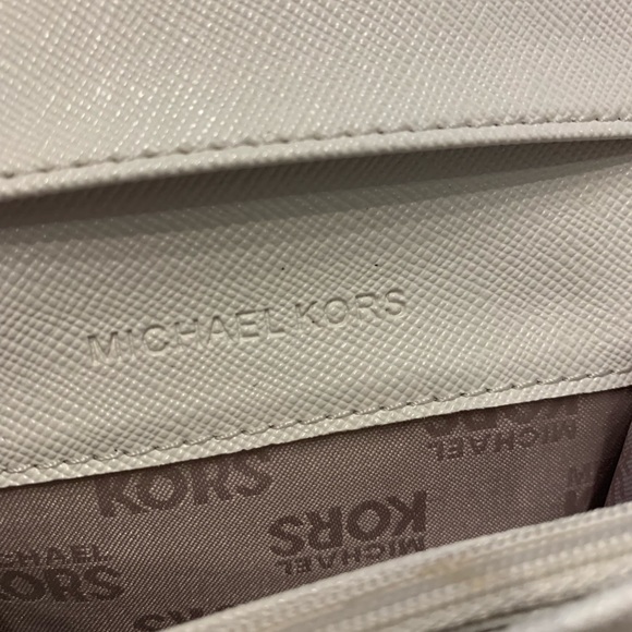 MICHAEL KORS Cream Hobo Pleated Pebbled Leather Convertible Purse + Card Wallet - Picture 11 of 14